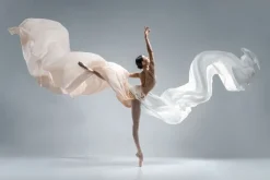 Fototapeta: Baletnica w artystycznej pozie