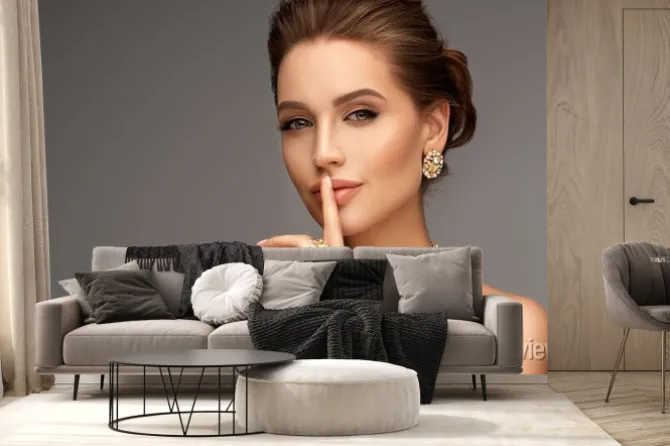 Fototapeta: Beautiful girl with set jewelry . woman in a necklace with