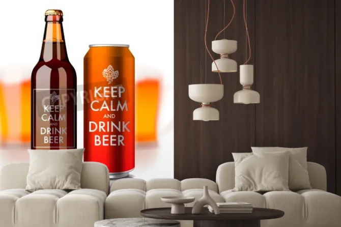 Fototapeta: Butelka piwa i może z etykietą - zachowaj spokój i pić piwo,
