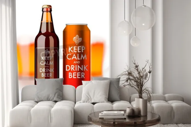Fototapeta: Butelka piwa i może z etykietą - zachowaj spokój i pić piwo,