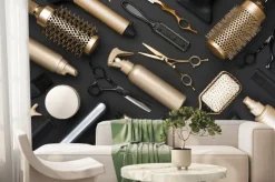 Fototapeta: Eleganckie narzędzia fryzjerskie na czarnym tle