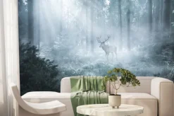 Fototapeta: Jeleń w tajemniczym lesie