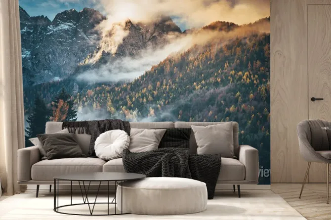 Fototapeta: Jesienny las we mgle górskiego poranka