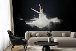 Fototapeta: Kobieta w białej sukience w szpagacie