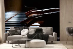 Fototapeta: Kobiety ręce na klawiaturze fortepianu w nocy bliska