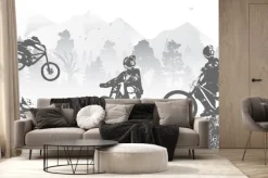 Fototapeta: Kolarze na trasie w górskich lasach