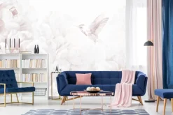 Fototapeta: Koliber wśród pastelowych kwiatów piwonii