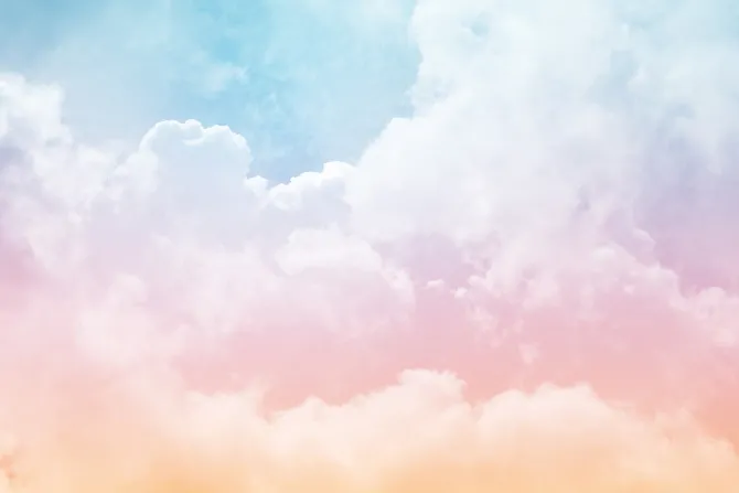 Fototapeta: Kolorowe chmury na pastelowym niebie