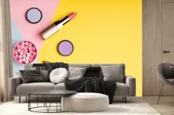 Fototapeta: Makeup produkty i dekoracyjni kosmetyki na koloru tła mieszkaniu