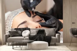 Fototapeta: Makijaż permanentny brwi - zabieg w salonie piękności