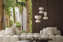 Fototapeta: Malownicza kamienna uliczka z kwiatami