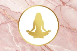 Fototapeta: Medytująca kobieta na różowym marmurze