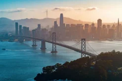 Fototapeta: Panorama miast z widokiem na most