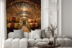 Fototapeta: Piwnica z cegły z rzędami drewnianych beczek