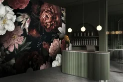 Fototapeta: Piwonie róże i inne kwiaty na czarnym tle