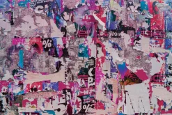 Fototapeta: Rozdarte artystyczne plakaty na ścianie