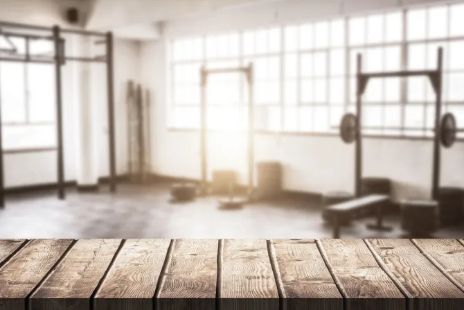Fototapeta: Siłownia z ciężarami w stylu vintage