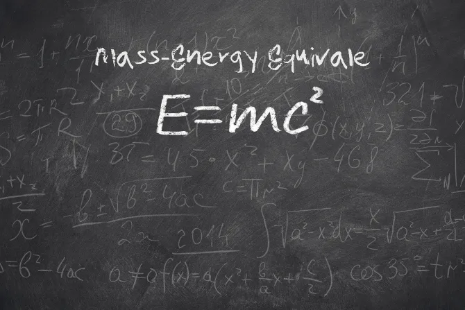 Fototapeta: Tablica szkolna ze wzorami fizyki i matematyki
