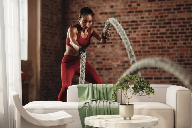 Fototapeta: Trening linowy w studiu fitness