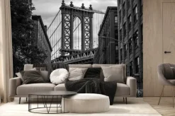 Fototapeta: View of one of the towers of the manhattan bridge from the streets