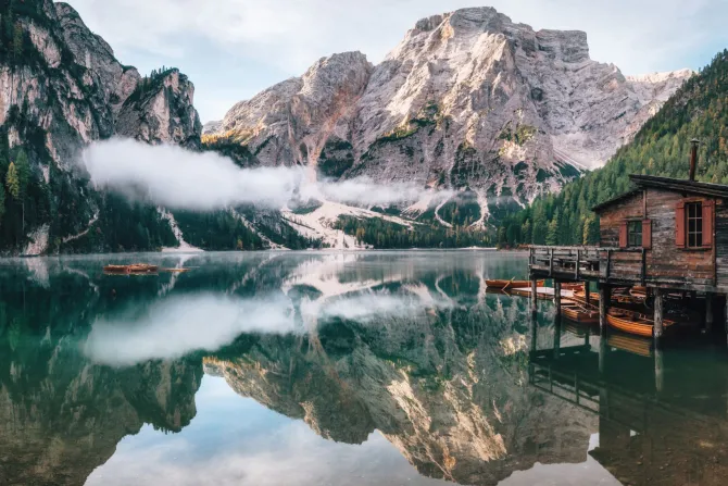 Fototapeta: Widok na włoskie jezioro braies
