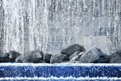 Fototapeta: Wodospad i kamienie