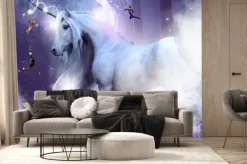 Fototapeta: Wróżki i biały jednorożec wśród fioletowych kwiatów