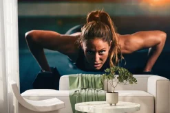 Fototapeta: Wysportowana kobieta robiąca pompki