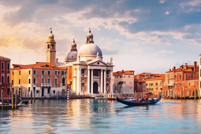 Fototapeta: Zabytkowa architektura otoczona promieniami słońca