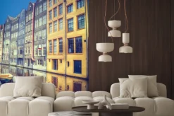 Naklejka: Amsterdam na wiosnę. domy są wzdłuż kanałów.