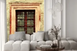 Naklejka: Archiwalne okno na ścianie starego brudnego uszkodzonego