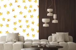 Naklejka: Bezszwowy wzór ręki rysuje żółte proste gwiazdy w kreskówka dziecięcym