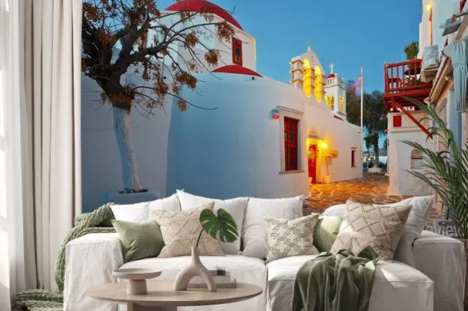 Naklejka: Bizantyjski kościół na ulicy miasta mykonos na wczesnym rankiem.