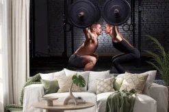 Naklejka: Crossfit podnoszenia bar przez kobiety i mężczyzny w grupie treningu