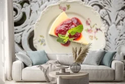 Naklejka: Deser - sernik z sosem jagody i zielonej mięty, widok z góry