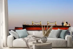 Naklejka: Duża cysterna w kolejce do załadunku ropy w lodowatym morzu