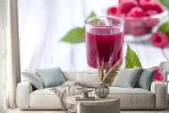 Naklejka: Glass with raspberry liqueur