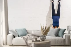 Naklejka: Handstand na siłowni crossfit