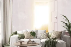 Naklejka: Jasne światło z otwartych drzwi pustego pokoju