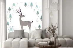 Naklejka: Jeleń w lesie zima sosny na białym tle.