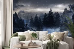 Naklejka: Jeleń wśród drzew nocą pod gwiazdami