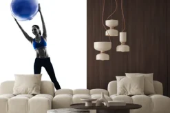 Naklejka: Kobieta pilates ball fitness ćwiczenia izolowane