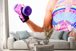 Naklejka: Kobieta z hantlami zbliżenie