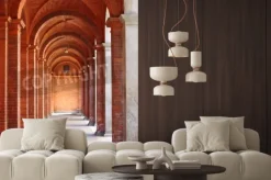 Naklejka: Kolumnada w stylu romańskim w klasztorze