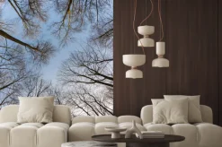 Naklejka: Korony drzew z jasnego nieba