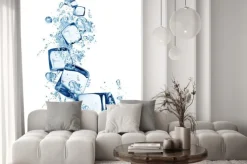 Naklejka: Kostki lodu w bryzgami wody samodzielnie na białym tle