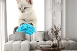 Naklejka: Kotek z kłębkiem wełny