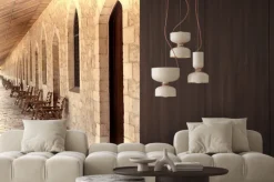 Naklejka: Krzesła pod arkadami