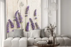 Naklejka: Kwiaty lawendy na jasnym drewnie