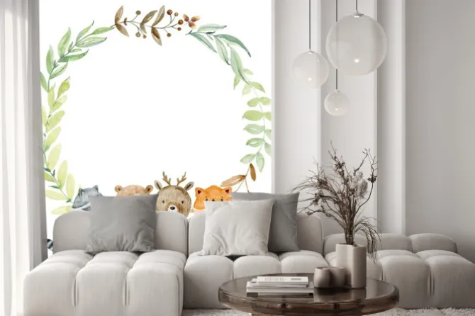 Naklejka: Leśne zwierzęta i zielony wieniec z liści